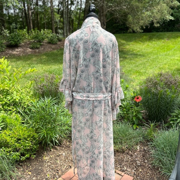 MISA Los AngelasFloral Print Ruffle Embellishment Robe - Picture 5 of 9